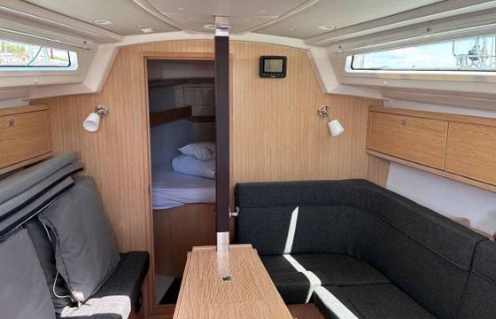 Sailboat Bavaria Yachtbau Bavaria Cruiser 34 Style 9m