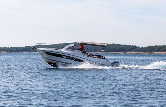 Motorboat Jeanneau Cap Camarat 9.0 WA 500hp