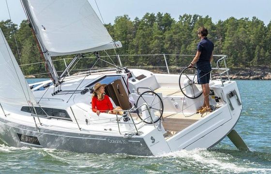 Sailboat Bénéteau Oceanis 30.1 9m