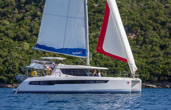 Catamaran Sunsail 454L 13m