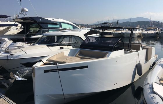 Motorboat De Antonio D34 600hp
