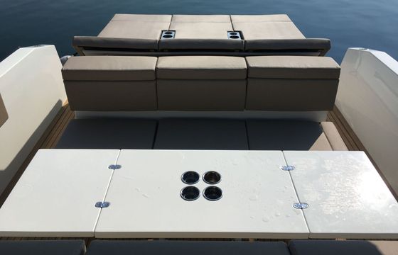 Motorboat De Antonio D34 600hp