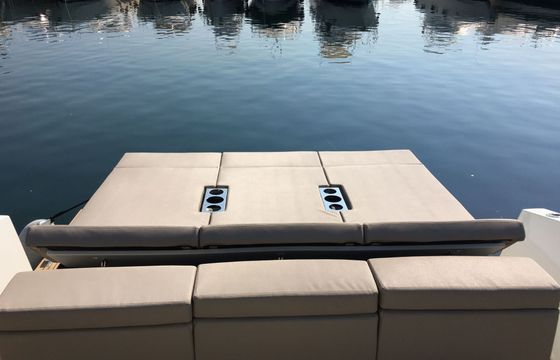Motorboat De Antonio D34 600hp