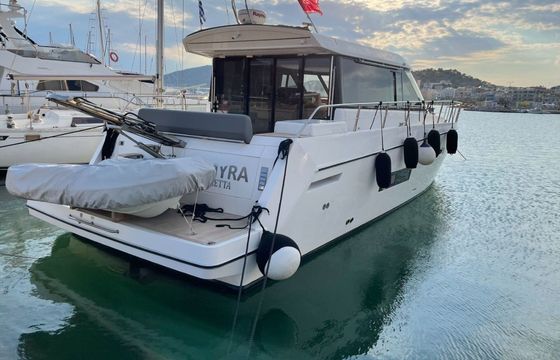 Motor yacht SEALINE C48 870hp
