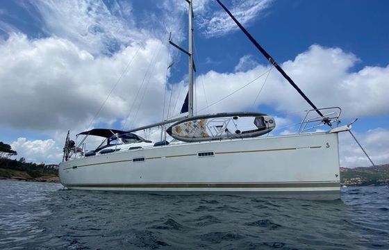 Sailboat Beneteau Oceanis 393 Clipper 12m