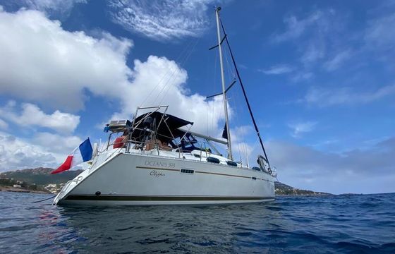 Sailboat Beneteau Oceanis 393 Clipper 12m