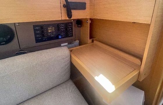Sailboat 4 OCEANIS 35.1 - PA (3D/0C/0P) 9m