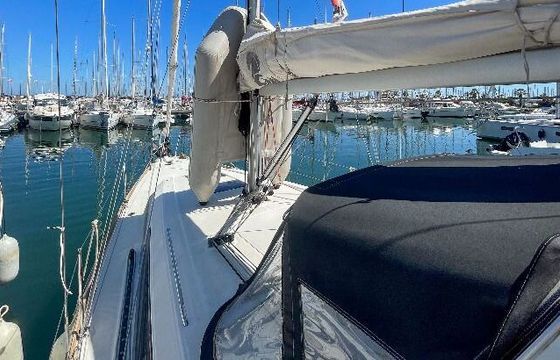 Sailboat 4 OCEANIS 35.1 - PA (3D/0C/0P) 9m