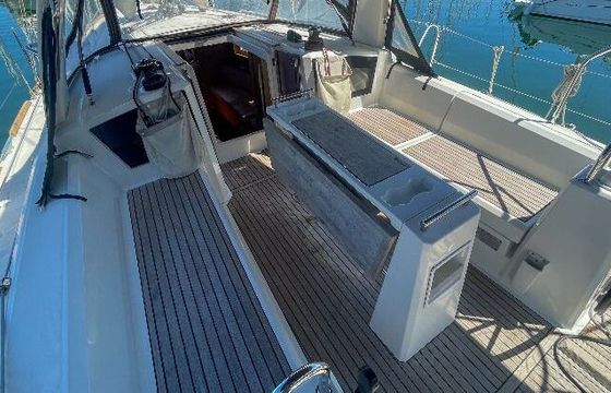 Sailboat 4 OCEANIS 35.1 - PA (3D/0C/0P) 9m