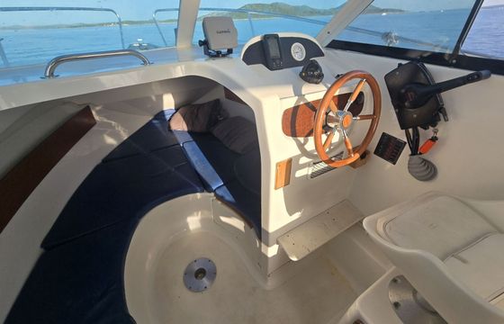 Motorboat Jeanneau Merry Fisher 625