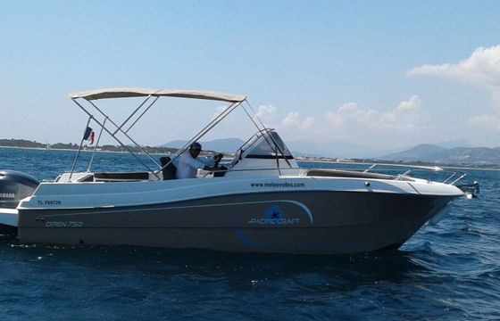 Motorboat PACIFIC CRAFT 750 Open 225hp