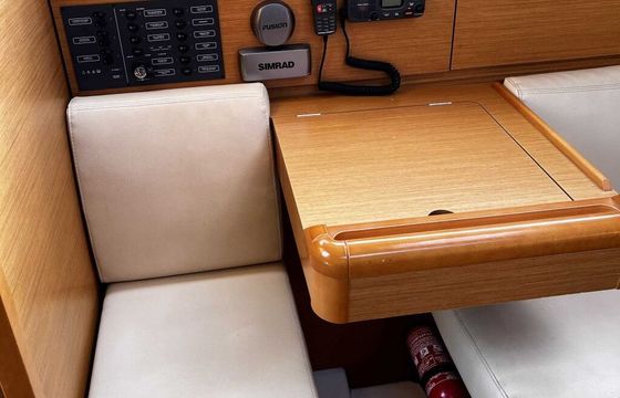 Sailboat Jeanneau Sun Odyssey 33i 9.96m