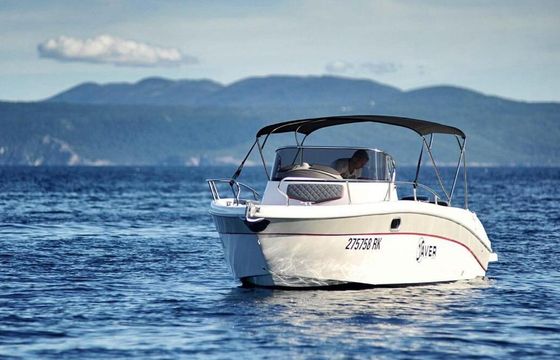 Motorboat Saver 750 Wa 300hp