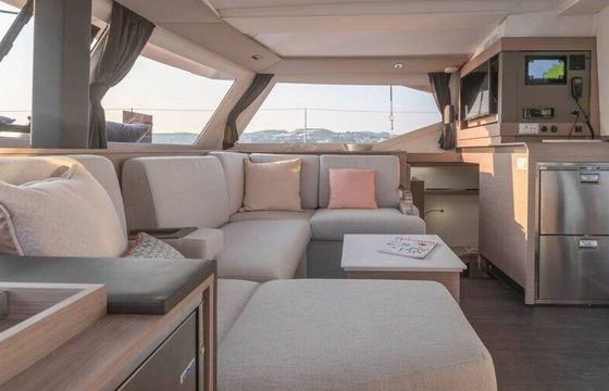 Catamaran Fountaine Pajot ISLA 40 12m