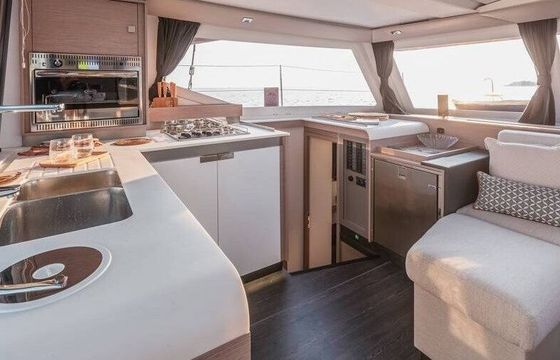Catamaran Fountaine Pajot ISLA 40 12m