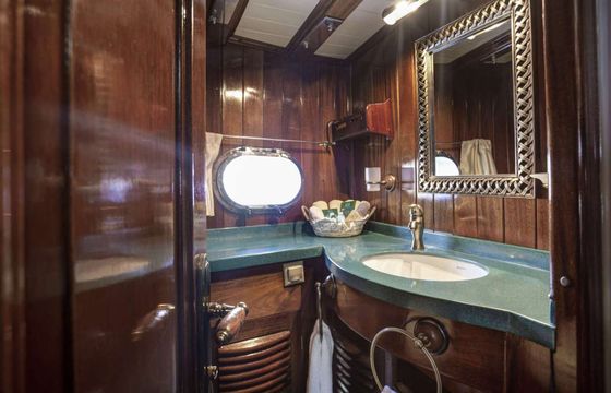 Sailing yacht Custom Custom 31.8m