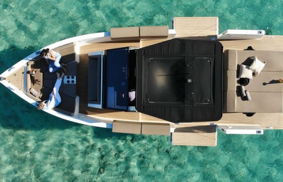 Motor yacht De Antonio D34 350hp