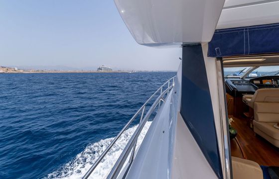Motor yacht Sunseeker 72 Predator 3200hp
