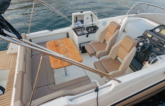 Motorboat Quicksilver 755 Sundeck 225hp