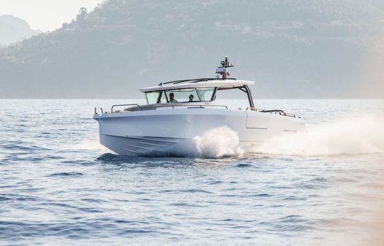 Motorboat Axopar 45 Cross Top 900hp