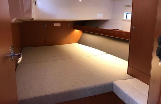 Sailboat Bavaria Cruiser 46 14.4m