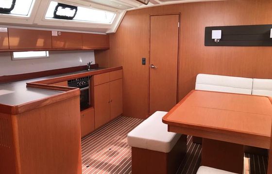 Sailboat Bavaria Cruiser 46 14.4m