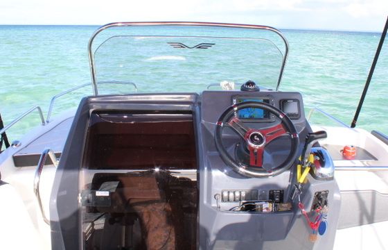 Motorboat Beneteau flyer 6.6 Sundeck 200hp