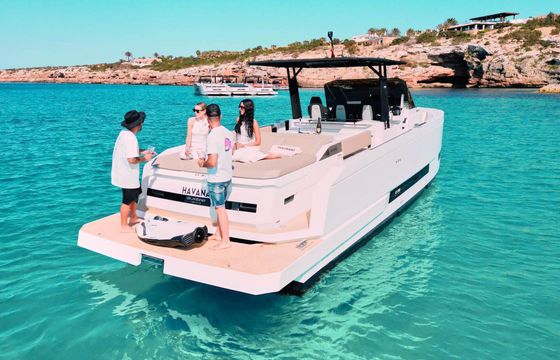 Motorboat DE ANTONIO YACHTS D36 900hp