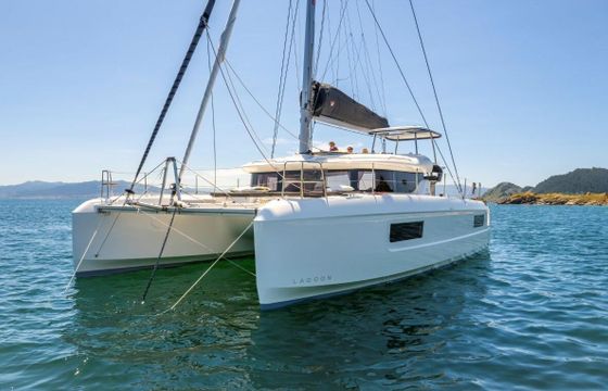 Catamaran Lagoon-Bénéteau Lagoon 43 - 3 + 2 cab. 13m
