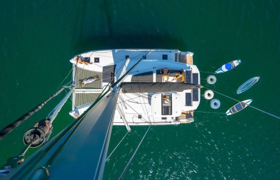 Catamaran Lagoon-Bénéteau Lagoon 43 - 3 + 2 cab. 13m