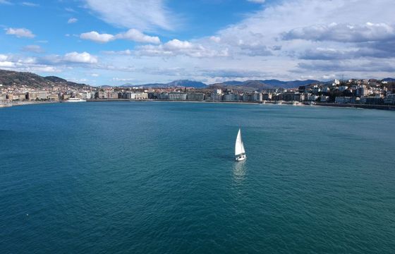 Sailboat BENETEAU FIRST 40.7 12m