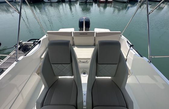 Motorboat Quicksilver 705 Open 150hp