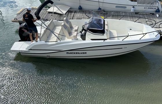 Motorboat Quicksilver 705 Open 150hp
