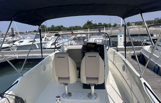 Motorboat Quicksilver 705 Open 150hp