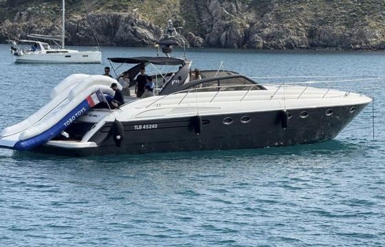 Motorboat Princess V55 1230hp