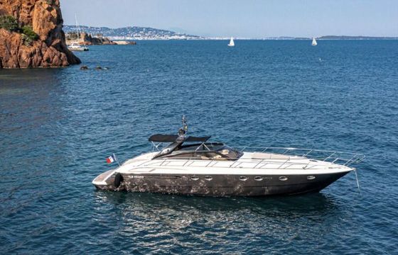 Motorboat Princess V55 1230hp