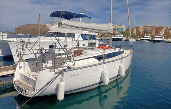 Sailboat Bavaria Easy34 9.75m