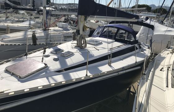 Sailboat Beneteau First 35 10.7m