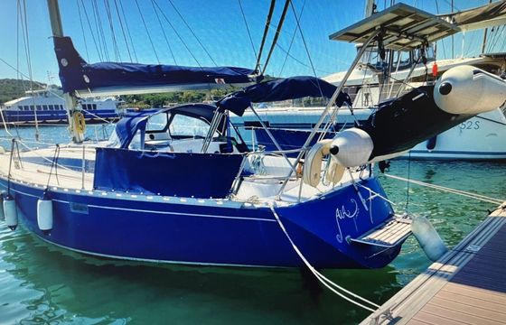 Sailboat Beneteau First 35 10.7m
