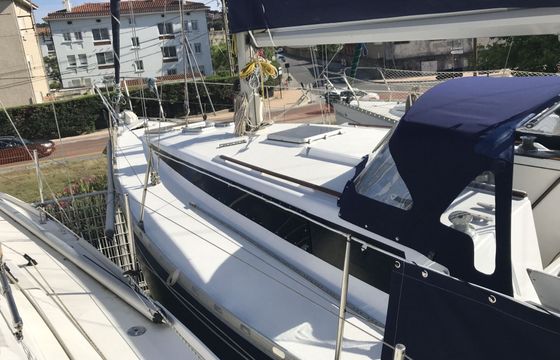 Sailboat Beneteau First 35 10.7m