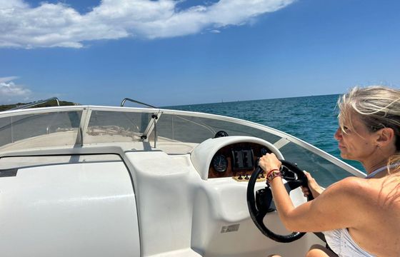 Motorboat Rio 550 cruisser 90hp