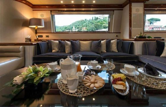 Motor yacht Falcon 106 2280hp