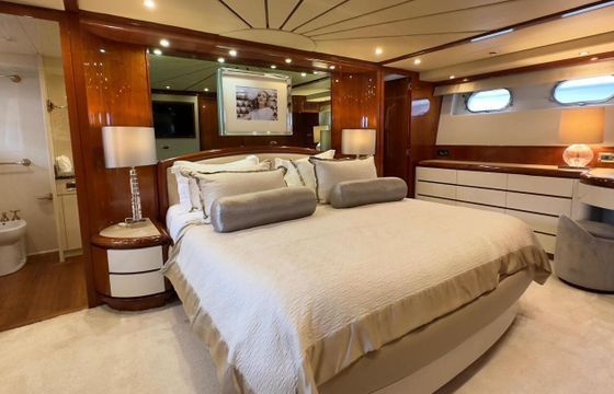 Motor yacht Falcon 106 2280hp