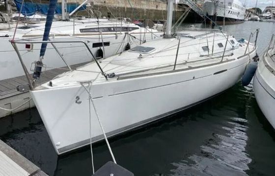 Sailboat FIRST 31.7 - ANDROMEDE 9m