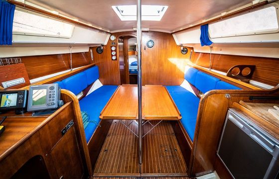 Sailboat DUFOUR 31 9.5m