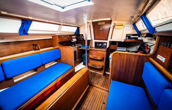 Sailboat DUFOUR 31 9.5m