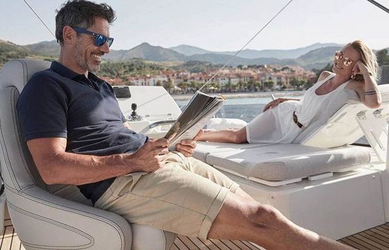Motorboat Jeanneau Prestige 420 Fly 850hp