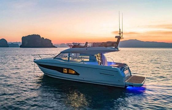 Motorboat Jeanneau Prestige 420 Fly 850hp