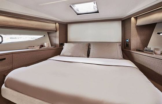 Motorboat Jeanneau Prestige 420 Fly 850hp