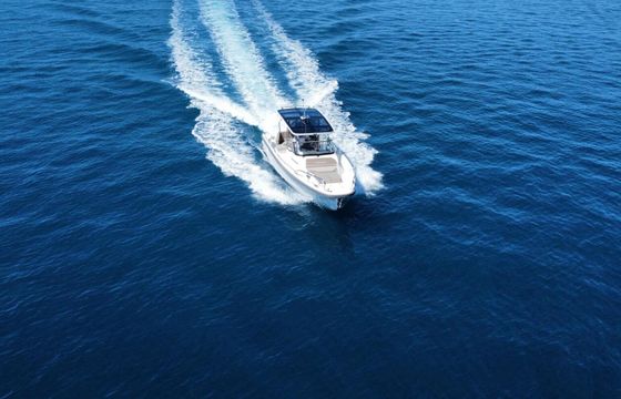 Motorboat Nimbus T9 with Mercury V10 400hp 400hp